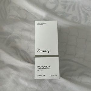 I’m selling the ordinary glycolic acid 7% toning solution.